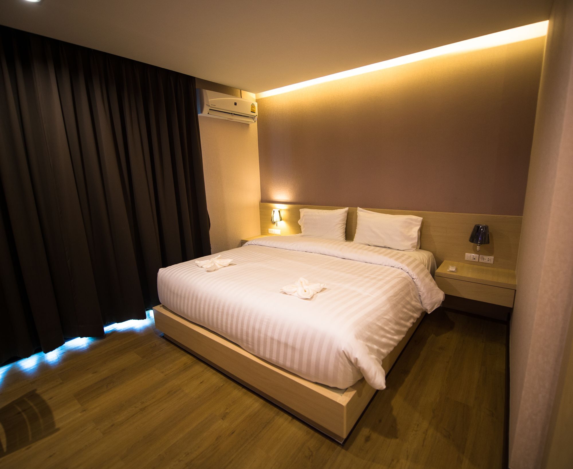 L Hotel Khonken Kültér fotó